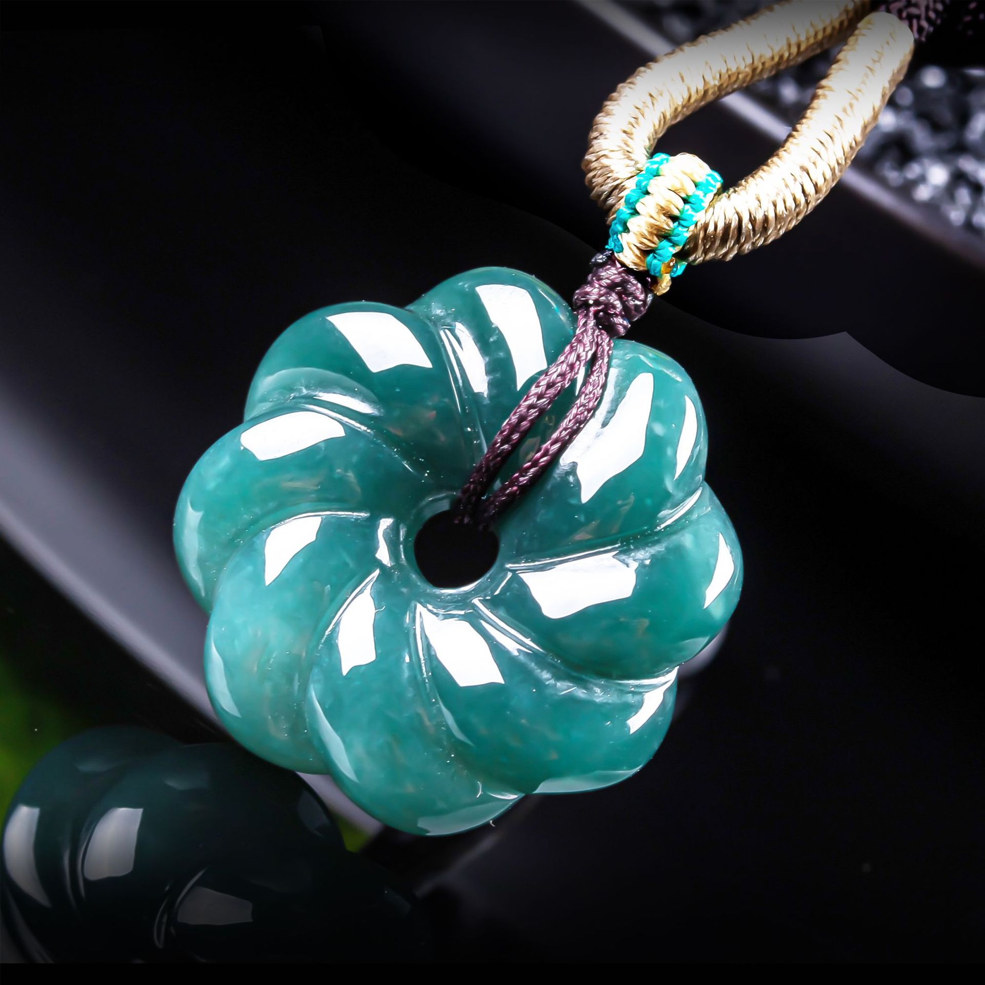 Cocktail Shaker Set - Collana con Pendente a Fiore in